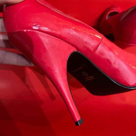 Elle Vibrant Red Heels